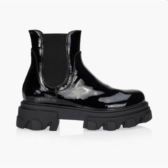 Black boots - Picture 2 of 3